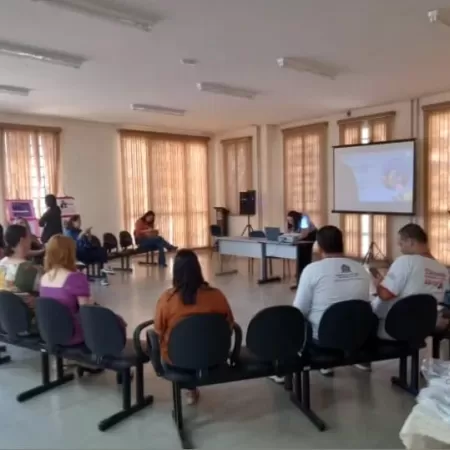 Orientação para Famílias e Rede de Apoio 